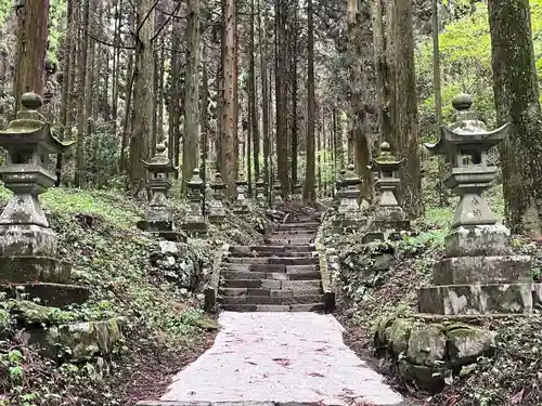 上色見熊野座神社の建物その他