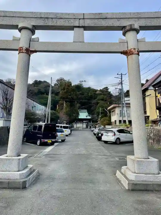 下田八幡神社の{uncategorized: "未分類", other: "その他", undefined: "問題あり", building: "その他建物", grave: "お墓", sacred_gate: "鳥居", guardian: "狛犬", statue: "像", buddha: "仏像", history: "歴史", nature: "自然", garden: "庭園", animal: "動物", pagoda: "塔", temizu: "手水舎", mountain_gate: "山門・神門", sanctuary: "本殿・本堂", subordinate: "末社・摂社", art: "芸術", scenery: "景色", jizo: "地蔵", ema: "絵馬", goshuin: "御朱印", omikuji: "おみくじ", items: "授与品その他", amulet: "お守り", goshuincho: "御朱印帳", eats: "食事", festival: "お祭り", votive_dance: "神楽", shichigosan: "七五三参", wedding: "結婚式", experience: "体験その他", initially: "初詣", around: "周辺", anti_infection: "感染症対策"}