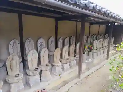 成就律寺の末社・摂社