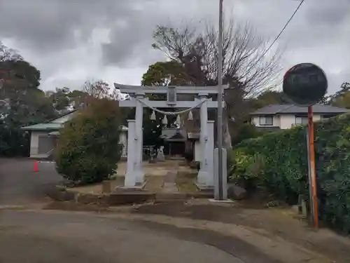 八幡神社（岡発戸）の鳥居