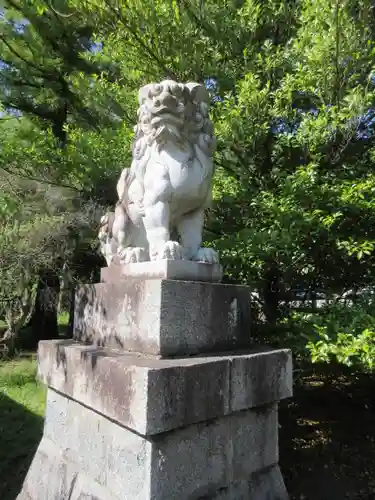 山梨縣護國神社の狛犬