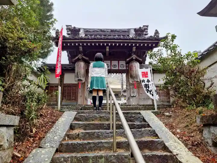 勝因寺の山門・神門