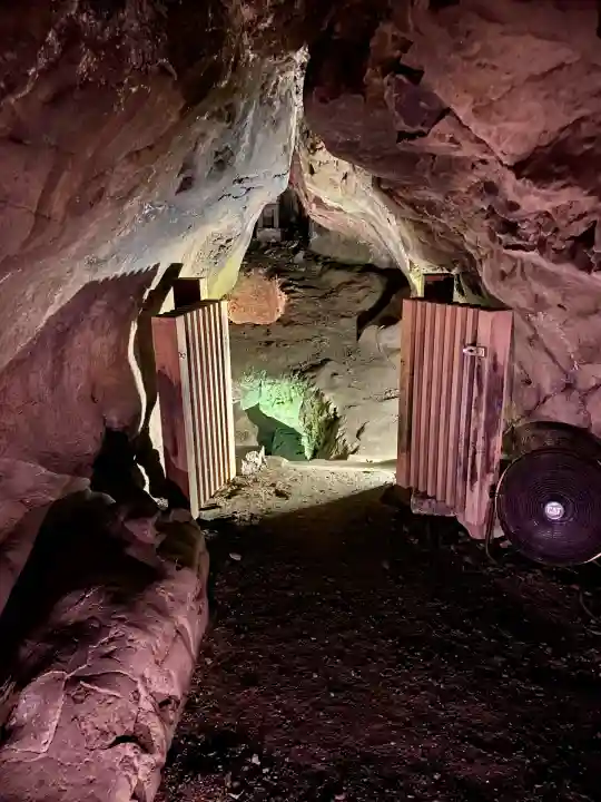 江の島岩屋(神奈川県)