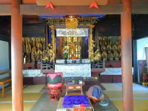 鳳出観音教会の本殿・本堂