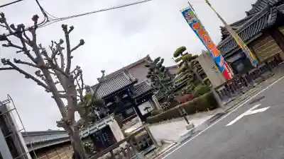 大念佛寺の{uncategorized: "未分類", other: "その他", undefined: "問題あり", building: "その他建物", grave: "お墓", sacred_gate: "鳥居", guardian: "狛犬", statue: "像", buddha: "仏像", history: "歴史", nature: "自然", garden: "庭園", animal: "動物", pagoda: "塔", temizu: "手水舎", mountain_gate: "山門・神門", sanctuary: "本殿・本堂", subordinate: "末社・摂社", art: "芸術", scenery: "景色", jizo: "地蔵", ema: "絵馬", goshuin: "御朱印", omikuji: "おみくじ", items: "授与品その他", amulet: "お守り", goshuincho: "御朱印帳", eats: "食事", festival: "お祭り", votive_dance: "神楽", shichigosan: "七五三参", wedding: "結婚式", experience: "体験その他", initially: "初詣", around: "周辺", anti_infection: "感染症対策"}