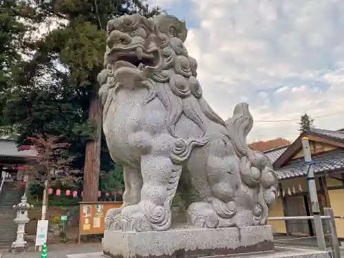 中氷川神社の狛犬