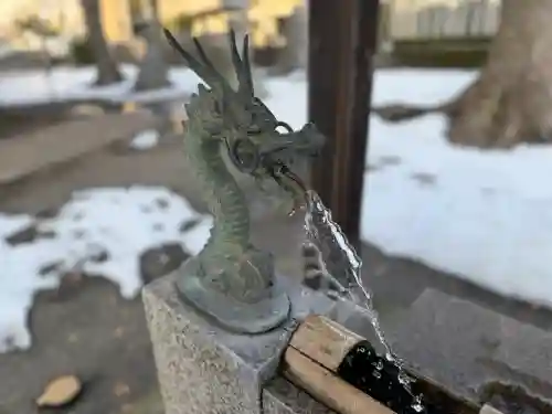 平岡野神社の{uncategorized: "未分類", other: "その他", undefined: "問題あり", building: "その他建物", grave: "お墓", sacred_gate: "鳥居", guardian: "狛犬", statue: "像", buddha: "仏像", history: "歴史", nature: "自然", garden: "庭園", animal: "動物", pagoda: "塔", temizu: "手水舎", mountain_gate: "山門・神門", sanctuary: "本殿・本堂", subordinate: "末社・摂社", art: "芸術", scenery: "景色", jizo: "地蔵", ema: "絵馬", goshuin: "御朱印", omikuji: "おみくじ", items: "授与品その他", amulet: "お守り", goshuincho: "御朱印帳", eats: "食事", festival: "お祭り", votive_dance: "神楽", shichigosan: "七五三参", wedding: "結婚式", experience: "体験その他", initially: "初詣", around: "周辺", anti_infection: "感染症対策"}