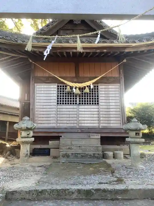 関川社(赤坂町)の本殿・本堂