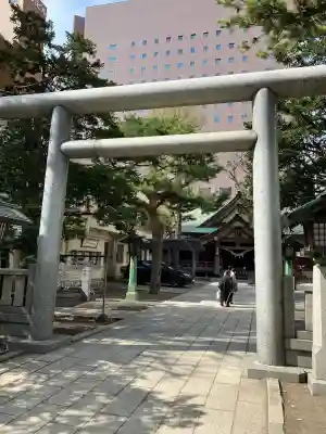 三吉神社の{uncategorized: "未分類", other: "その他", undefined: "問題あり", building: "その他建物", grave: "お墓", sacred_gate: "鳥居", guardian: "狛犬", statue: "像", buddha: "仏像", history: "歴史", nature: "自然", garden: "庭園", animal: "動物", pagoda: "塔", temizu: "手水舎", mountain_gate: "山門・神門", sanctuary: "本殿・本堂", subordinate: "末社・摂社", art: "芸術", scenery: "景色", jizo: "地蔵", ema: "絵馬", goshuin: "御朱印", omikuji: "おみくじ", items: "授与品その他", amulet: "お守り", goshuincho: "御朱印帳", eats: "食事", festival: "お祭り", votive_dance: "神楽", shichigosan: "七五三参", wedding: "結婚式", experience: "体験その他", initially: "初詣", around: "周辺", anti_infection: "感染症対策"}