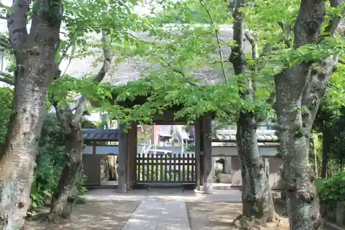 極楽寺（霊鷲山感應院極楽律寺）の山門・神門