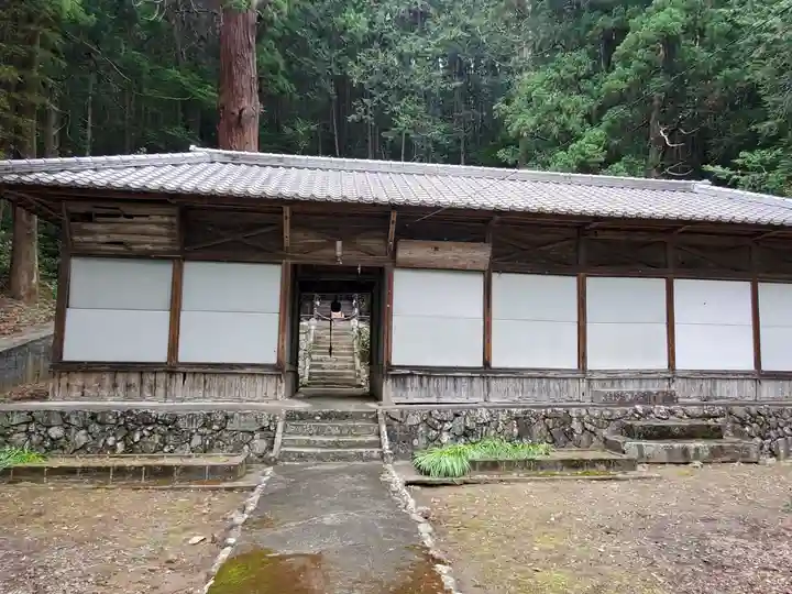松田神社の山門・神門