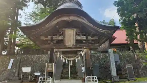出羽月山湯殿山摂社岩根沢三神社（三山神社）の山門・神門