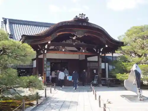 仁和寺の本殿・本堂