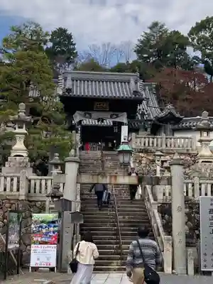 柳谷観音 楊谷寺の山門・神門