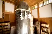 魂生神社の像