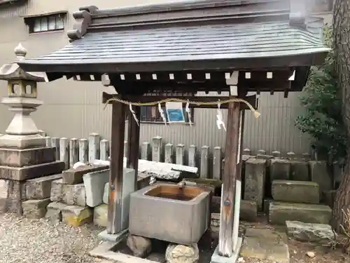 久保市乙剣宮の手水舎