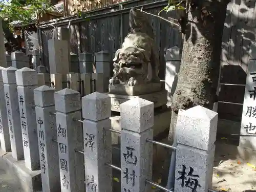 彌榮神社の狛犬