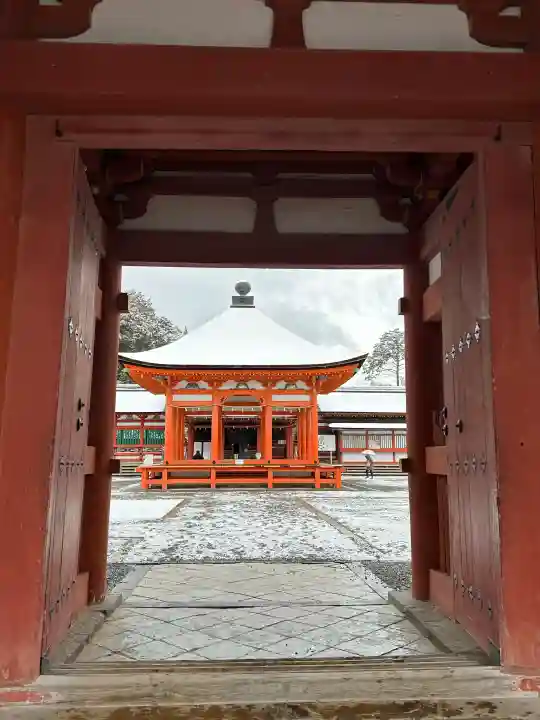 美濃國一宮 南宮大社の{uncategorized: "未分類", other: "その他", undefined: "問題あり", building: "その他建物", grave: "お墓", sacred_gate: "鳥居", guardian: "狛犬", statue: "像", buddha: "仏像", history: "歴史", nature: "自然", garden: "庭園", animal: "動物", pagoda: "塔", temizu: "手水舎", mountain_gate: "山門・神門", sanctuary: "本殿・本堂", subordinate: "末社・摂社", art: "芸術", scenery: "景色", jizo: "地蔵", ema: "絵馬", goshuin: "御朱印", omikuji: "おみくじ", items: "授与品その他", amulet: "お守り", goshuincho: "御朱印帳", eats: "食事", festival: "お祭り", votive_dance: "神楽", shichigosan: "七五三参", wedding: "結婚式", experience: "体験その他", initially: "初詣", around: "周辺", anti_infection: "感染症対策"}