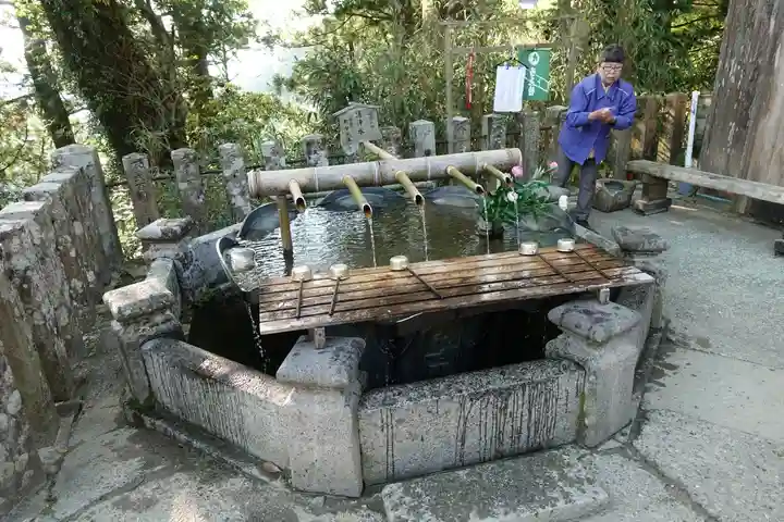 青岸渡寺の手水舎