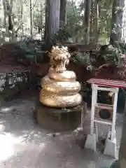 日光二荒山神社中宮祠の像