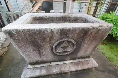 日吉八王子神社の手水舎