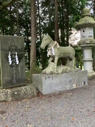 冨士御室浅間神社の像