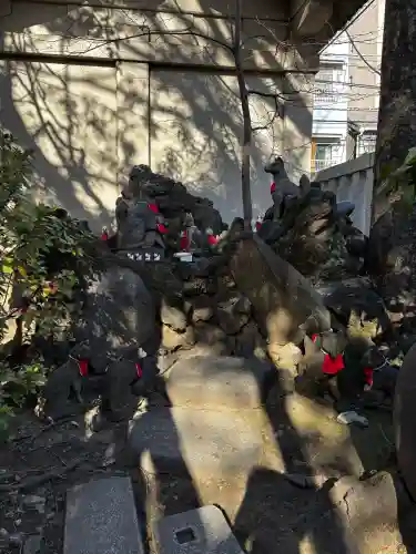 下谷神社の{uncategorized: "未分類", other: "その他", undefined: "問題あり", building: "その他建物", grave: "お墓", sacred_gate: "鳥居", guardian: "狛犬", statue: "像", buddha: "仏像", history: "歴史", nature: "自然", garden: "庭園", animal: "動物", pagoda: "塔", temizu: "手水舎", mountain_gate: "山門・神門", sanctuary: "本殿・本堂", subordinate: "末社・摂社", art: "芸術", scenery: "景色", jizo: "地蔵", ema: "絵馬", goshuin: "御朱印", omikuji: "おみくじ", items: "授与品その他", amulet: "お守り", goshuincho: "御朱印帳", eats: "食事", festival: "お祭り", votive_dance: "神楽", shichigosan: "七五三参", wedding: "結婚式", experience: "体験その他", initially: "初詣", around: "周辺", anti_infection: "感染症対策"}