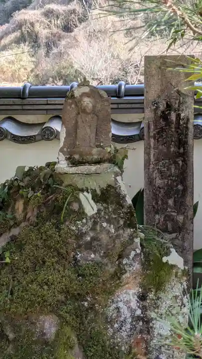 誕生寺奥之院 六角堂浄土院(岡山県)