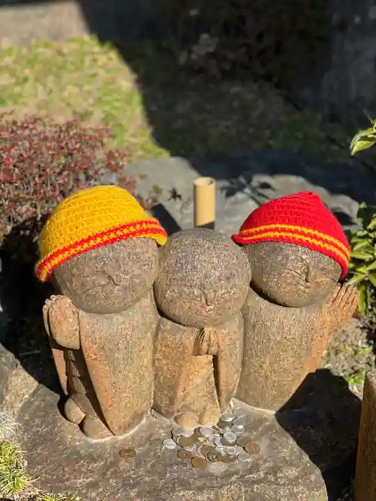 宝徳寺の{uncategorized: "未分類", other: "その他", undefined: "問題あり", building: "その他建物", grave: "お墓", sacred_gate: "鳥居", guardian: "狛犬", statue: "像", buddha: "仏像", history: "歴史", nature: "自然", garden: "庭園", animal: "動物", pagoda: "塔", temizu: "手水舎", mountain_gate: "山門・神門", sanctuary: "本殿・本堂", subordinate: "末社・摂社", art: "芸術", scenery: "景色", jizo: "地蔵", ema: "絵馬", goshuin: "御朱印", omikuji: "おみくじ", items: "授与品その他", amulet: "お守り", goshuincho: "御朱印帳", eats: "食事", festival: "お祭り", votive_dance: "神楽", shichigosan: "七五三参", wedding: "結婚式", experience: "体験その他", initially: "初詣", around: "周辺", anti_infection: "感染症対策"}