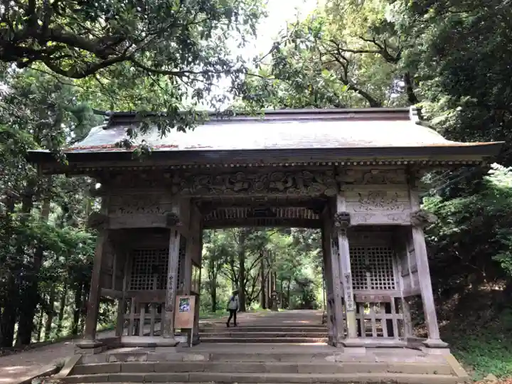 倭文神社の山門・神門