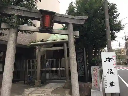 深川稲荷神社の鳥居