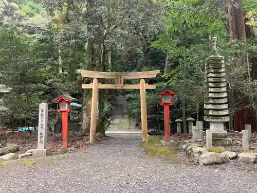 美濃國一宮　南宮大社の鳥居