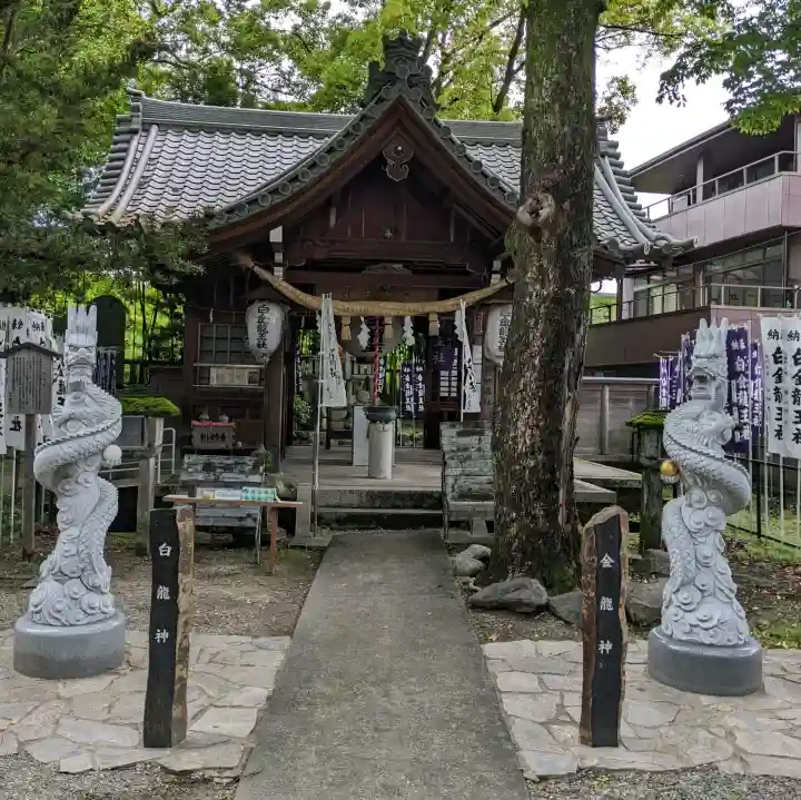 白金龍王社の{uncategorized: "未分類", other: "その他", undefined: "問題あり", building: "その他建物", grave: "お墓", sacred_gate: "鳥居", guardian: "狛犬", statue: "像", buddha: "仏像", history: "歴史", nature: "自然", garden: "庭園", animal: "動物", pagoda: "塔", temizu: "手水舎", mountain_gate: "山門・神門", sanctuary: "本殿・本堂", subordinate: "末社・摂社", art: "芸術", scenery: "景色", jizo: "地蔵", ema: "絵馬", goshuin: "御朱印", omikuji: "おみくじ", items: "授与品その他", amulet: "お守り", goshuincho: "御朱印帳", eats: "食事", festival: "お祭り", votive_dance: "神楽", shichigosan: "七五三参", wedding: "結婚式", experience: "体験その他", initially: "初詣", around: "周辺", anti_infection: "感染症対策"}