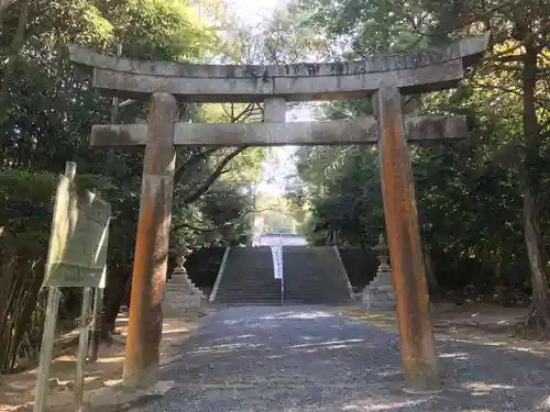 安仁神社の鳥居