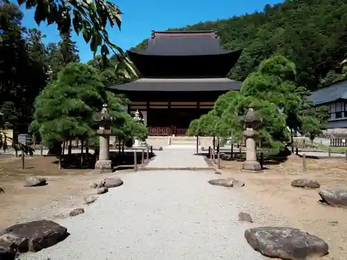 向嶽寺の本殿