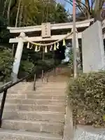 座間神社の鳥居