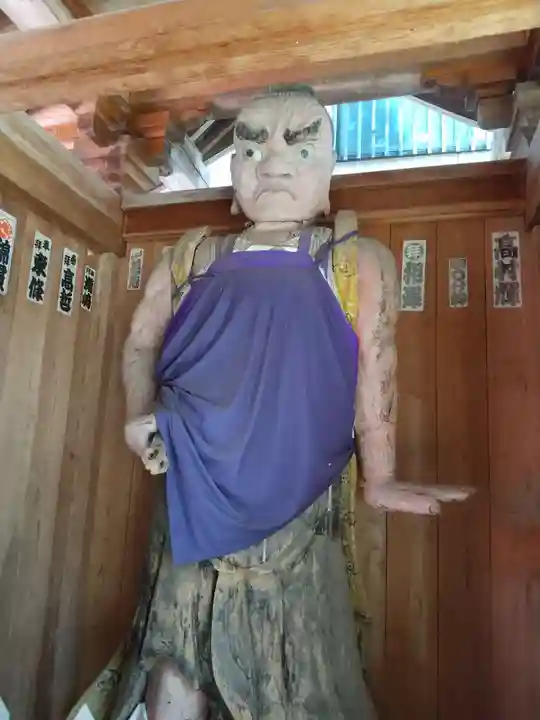 弘誓山 養泉寺の像