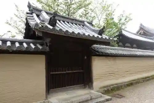 弥勒院の山門・神門