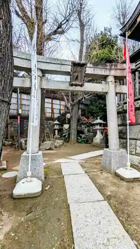 飛木稲荷神社の鳥居