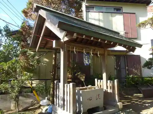 片瀬諏訪神社の手水舎
