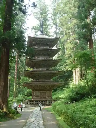 出羽神社(出羽三山神社)～三神合祭殿～の塔