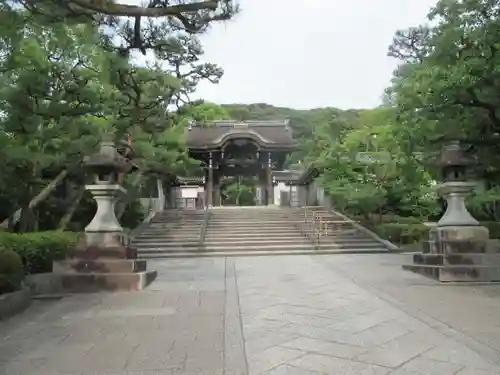 大谷祖廟の山門・神門