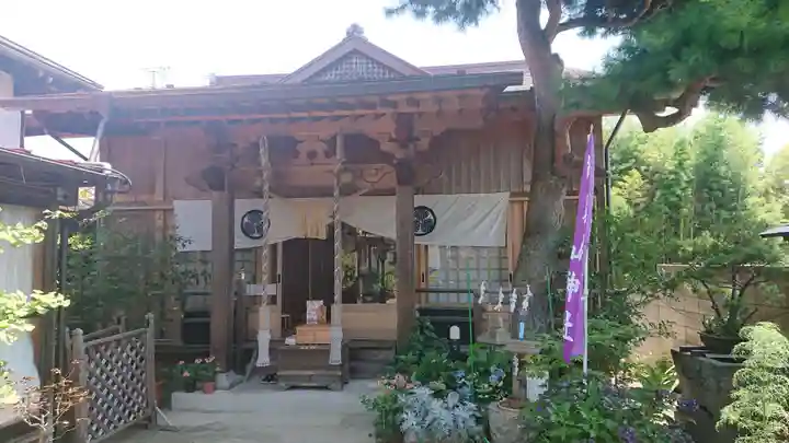 御嶽山神社の本殿・本堂
