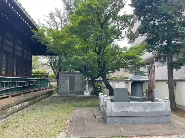 圓蔵寺の{uncategorized: "未分類", other: "その他", undefined: "問題あり", building: "その他建物", grave: "お墓", sacred_gate: "鳥居", guardian: "狛犬", statue: "像", buddha: "仏像", history: "歴史", nature: "自然", garden: "庭園", animal: "動物", pagoda: "塔", temizu: "手水舎", mountain_gate: "山門・神門", sanctuary: "本殿・本堂", subordinate: "末社・摂社", art: "芸術", scenery: "景色", jizo: "地蔵", ema: "絵馬", goshuin: "御朱印", omikuji: "おみくじ", items: "授与品その他", amulet: "お守り", goshuincho: "御朱印帳", eats: "食事", festival: "お祭り", votive_dance: "神楽", shichigosan: "七五三参", wedding: "結婚式", experience: "体験その他", initially: "初詣", around: "周辺", anti_infection: "感染症対策"}