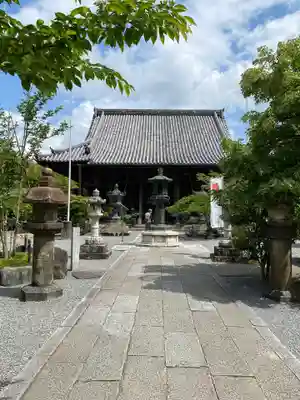穴太寺の本殿・本堂