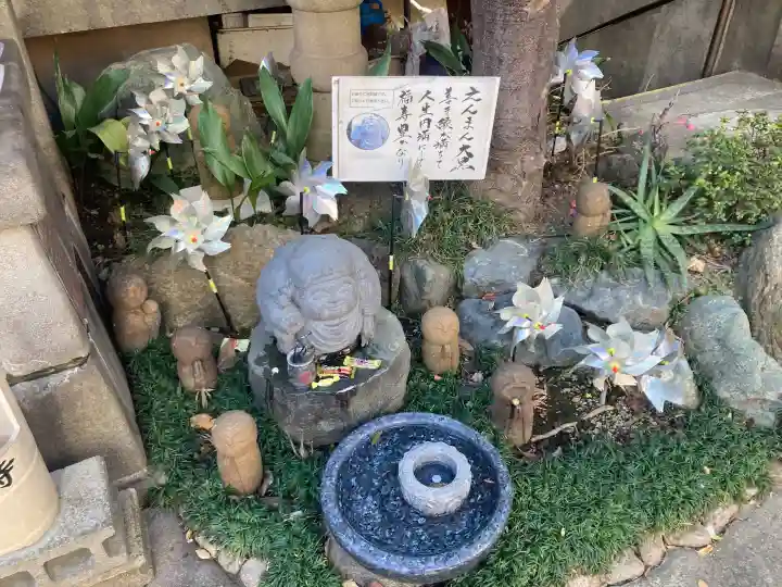 経王寺の{uncategorized: "未分類", other: "その他", undefined: "問題あり", building: "その他建物", grave: "お墓", sacred_gate: "鳥居", guardian: "狛犬", statue: "像", buddha: "仏像", history: "歴史", nature: "自然", garden: "庭園", animal: "動物", pagoda: "塔", temizu: "手水舎", mountain_gate: "山門・神門", sanctuary: "本殿・本堂", subordinate: "末社・摂社", art: "芸術", scenery: "景色", jizo: "地蔵", ema: "絵馬", goshuin: "御朱印", omikuji: "おみくじ", items: "授与品その他", amulet: "お守り", goshuincho: "御朱印帳", eats: "食事", festival: "お祭り", votive_dance: "神楽", shichigosan: "七五三参", wedding: "結婚式", experience: "体験その他", initially: "初詣", around: "周辺", anti_infection: "感染症対策"}