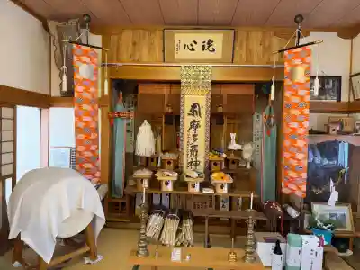 稲荷神社の{uncategorized: "未分類", other: "その他", undefined: "問題あり", building: "その他建物", grave: "お墓", sacred_gate: "鳥居", guardian: "狛犬", statue: "像", buddha: "仏像", history: "歴史", nature: "自然", garden: "庭園", animal: "動物", pagoda: "塔", temizu: "手水舎", mountain_gate: "山門・神門", sanctuary: "本殿・本堂", subordinate: "末社・摂社", art: "芸術", scenery: "景色", jizo: "地蔵", ema: "絵馬", goshuin: "御朱印", omikuji: "おみくじ", items: "授与品その他", amulet: "お守り", goshuincho: "御朱印帳", eats: "食事", festival: "お祭り", votive_dance: "神楽", shichigosan: "七五三参", wedding: "結婚式", experience: "体験その他", initially: "初詣", around: "周辺", anti_infection: "感染症対策"}