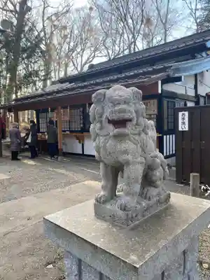 新屋山神社の狛犬