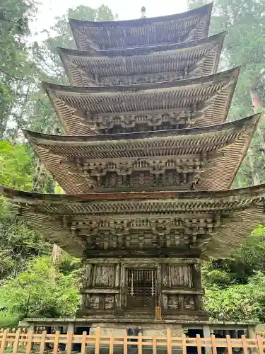 羽黒山五重塔(出羽三山神社)の{uncategorized: "未分類", other: "その他", undefined: "問題あり", building: "その他建物", grave: "お墓", sacred_gate: "鳥居", guardian: "狛犬", statue: "像", buddha: "仏像", history: "歴史", nature: "自然", garden: "庭園", animal: "動物", pagoda: "塔", temizu: "手水舎", mountain_gate: "山門・神門", sanctuary: "本殿・本堂", subordinate: "末社・摂社", art: "芸術", scenery: "景色", jizo: "地蔵", ema: "絵馬", goshuin: "御朱印", omikuji: "おみくじ", items: "授与品その他", amulet: "お守り", goshuincho: "御朱印帳", eats: "食事", festival: "お祭り", votive_dance: "神楽", shichigosan: "七五三参", wedding: "結婚式", experience: "体験その他", initially: "初詣", around: "周辺", anti_infection: "感染症対策"}