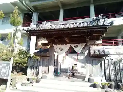 救馬溪観音の山門・神門
